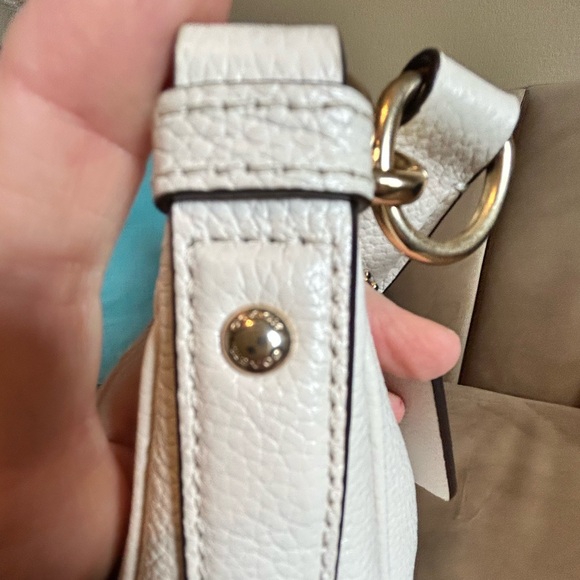 COACH East/West Harley Hobo Chalk Pebbled Leather. F38250. - Picture 10 of 12